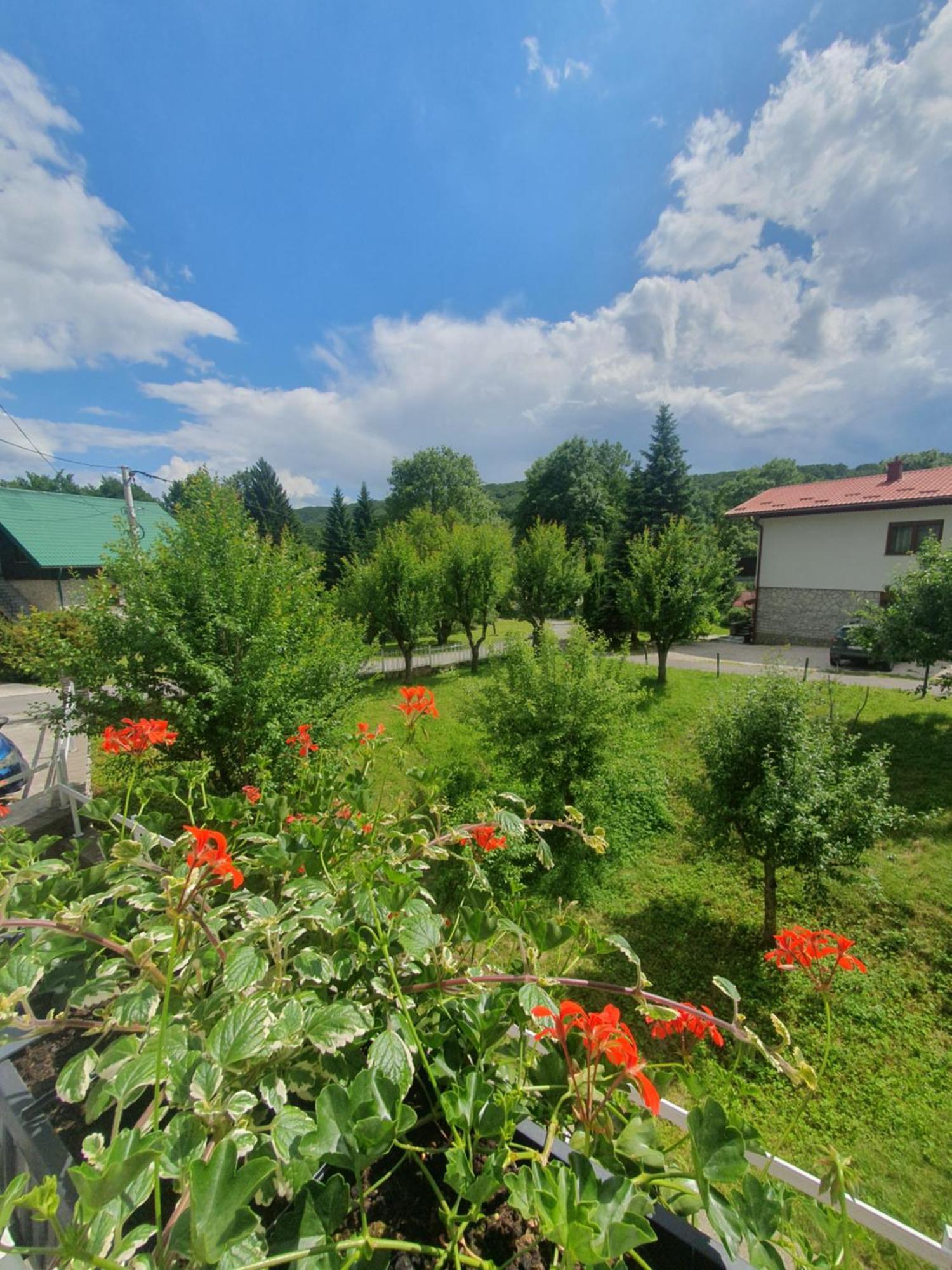 Guesthouse Nikola Plitvicka Jezera Exterior photo